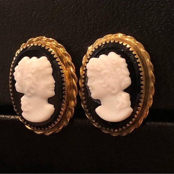 Gold Frame Black Onyx and White Pearl Cameo Earrings With 12k Gold Screw Backs - Picture 3 of 6